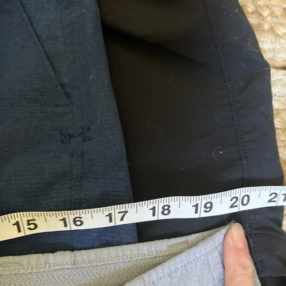 Lot of 5 Under Armour Heat Gear Polyester 10" Inseam Chino Golf Shorts Men's 40 - Picture 3 of 10